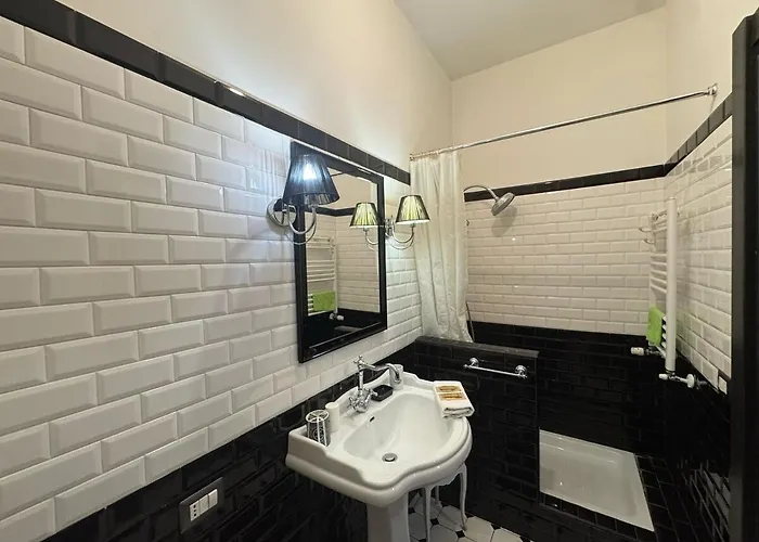 Relax & Explore Stylish In Apartament Rzym