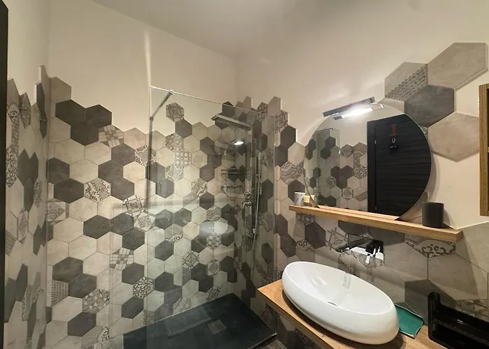 Relax & Explore Stylish In Apartament *